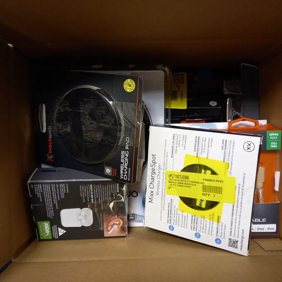 LOT OF APPROXIMATELY 15 ELECTRICALS TO INCLUDE BLACKWEB WIRELESS CHARGING PAD, KIDS PINK WIRED HEADPHONES, TRUE WIRELESS EARBUDS WITH CHARGING CASE, ETC