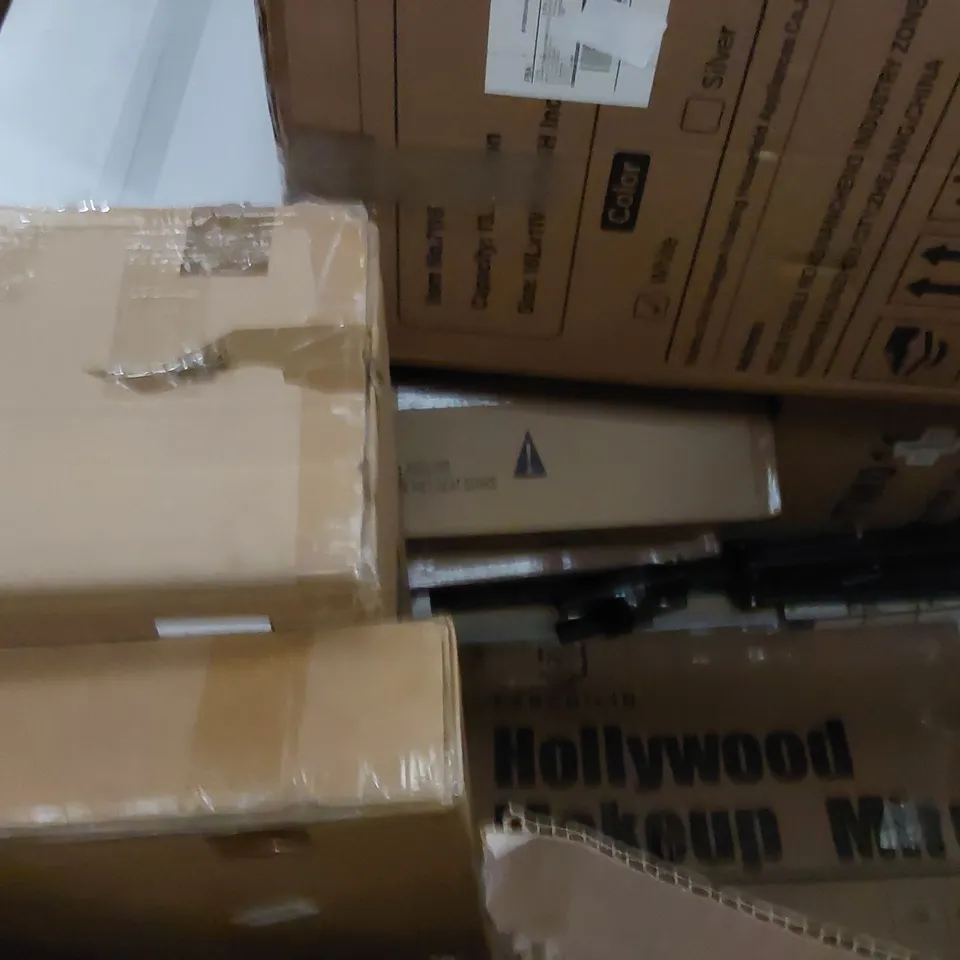 PALLET OF ASSORTED ITEMS INCLUDING: CEILING FAN, INDUCTION HOB, DOG CARRY BAG. PET BED