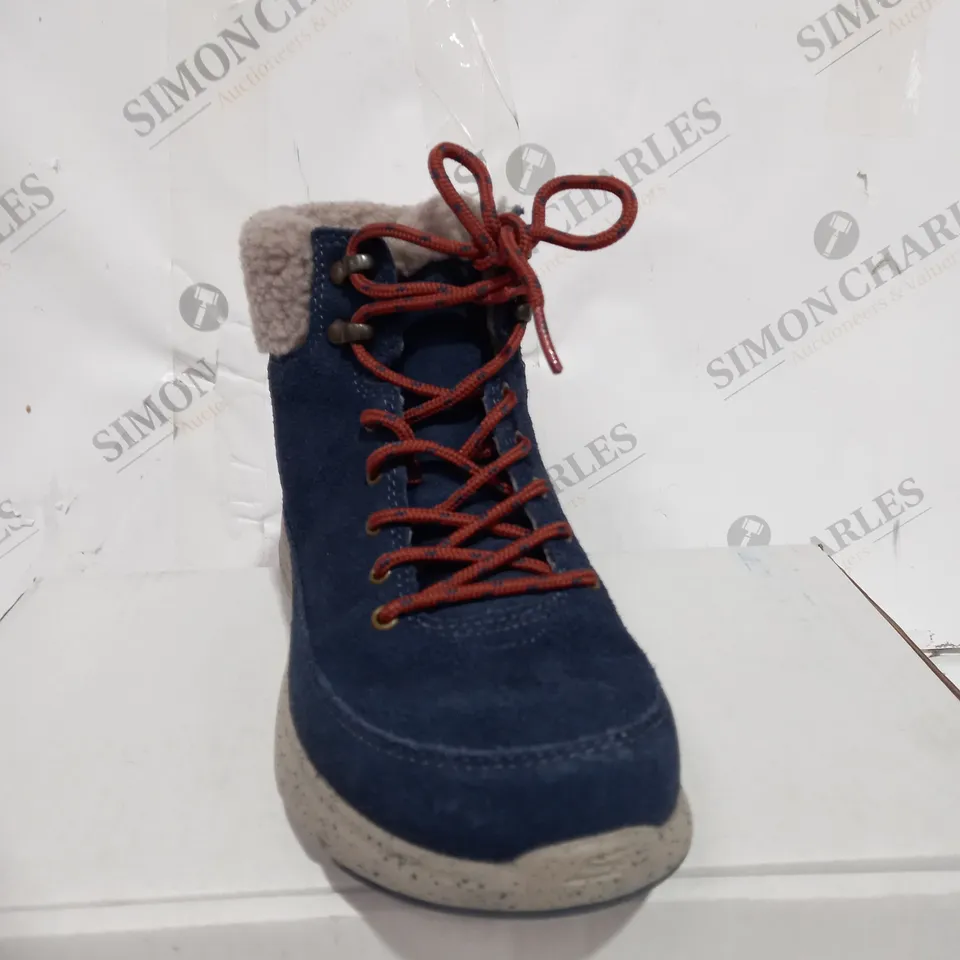SKECHERS GOWALK SHERPA BOOTS SIZE 7