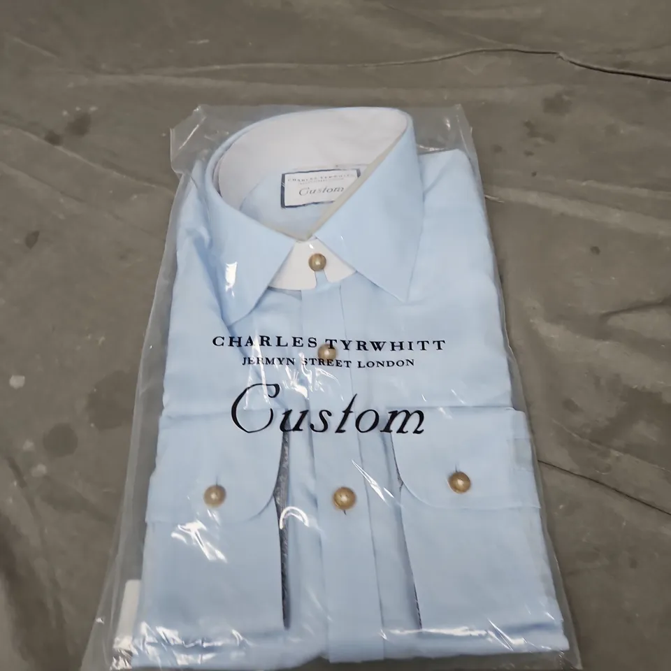 BAGGED CHARLES TYRWHITT BUTTONED SHIRT - SIZE UNSPECIFIED