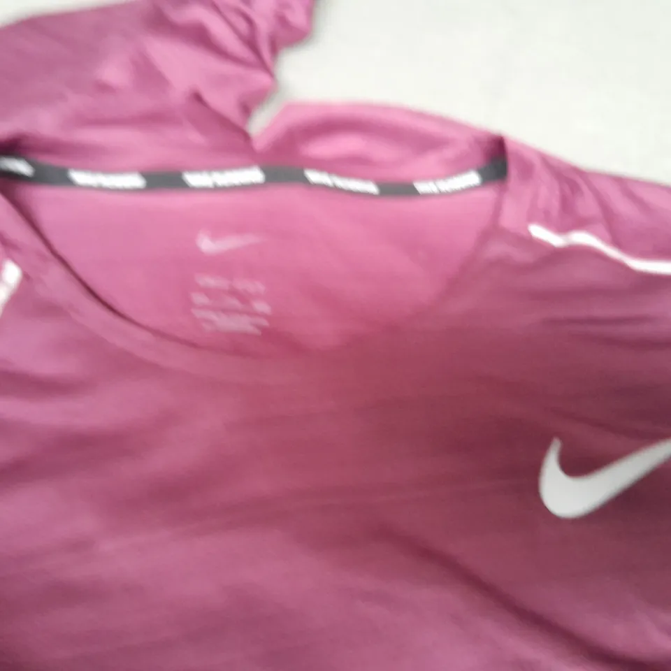 NIKE RUNNING BURGUNDY T-SHIRT - XXL