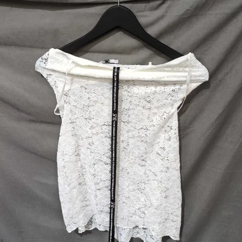 SLA THE LABEL LILA MINI DRESS – WHITE LACE, SIZE S