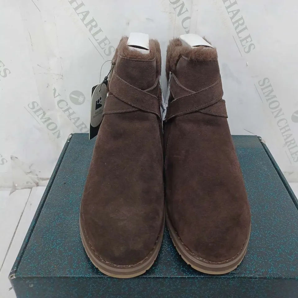 EMU AUSTRAILA MERAK SUEDE ESPRESSO BOOTS - UK SIZE 7