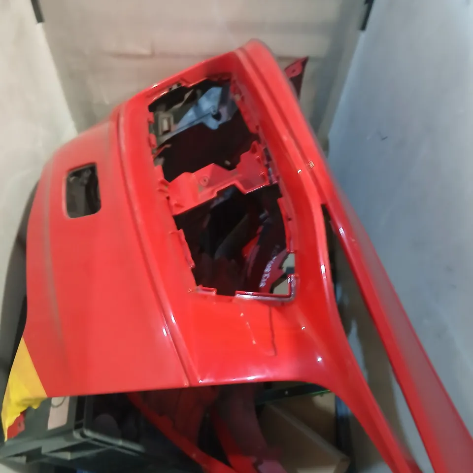 CAGE OF ASSORTED CAR AND VEHICLE PARTS TO INCLUDE; CLARKS CARBON RIM BRAKES, CANDY KITTENS AIR FRESHENER, CAR KEY SIGNAL BLOCKER AND DRIVE BELT