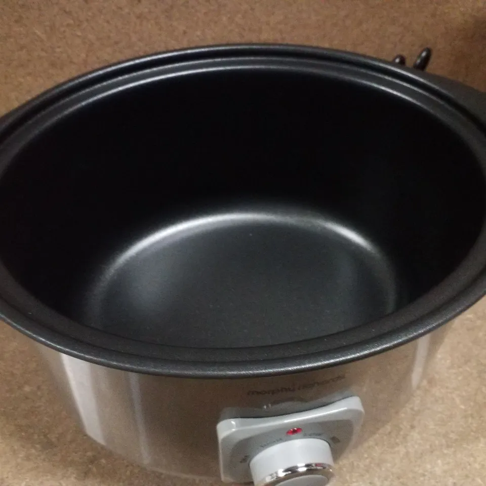 BOXED MORPHY RICHARDS SEAR & STEW STAINLESS STEEL 6.5L SLOW COOKER 