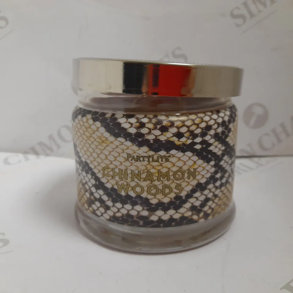 PARTYLITE CINNAMON WOODS SCENTED CANDLE 