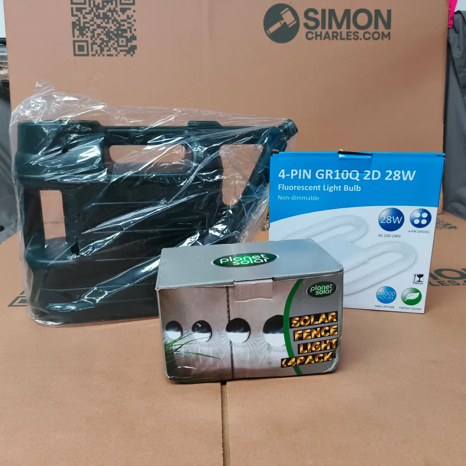 BOX OF APPROXIMATELY 20 ASSORTED ITEMS TO INCLUDE WATERING CAN, GARDEN SOLAR LIGHTS, 4 PIN FLUORESCENT LIGHT BULB ETC
