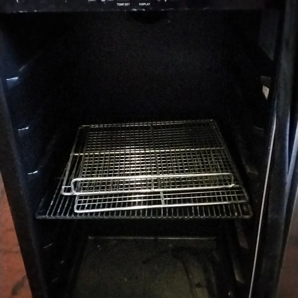 FREESTANDING DISPLAY BOTTLE COOLER