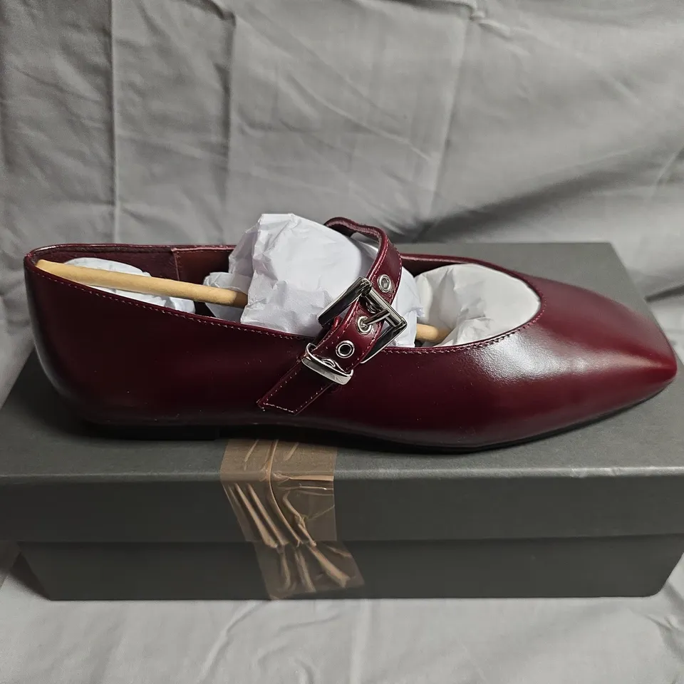 BOXED PAIR OF MINT VELVET BALLET FLAT SHOES - UK SIZE 5