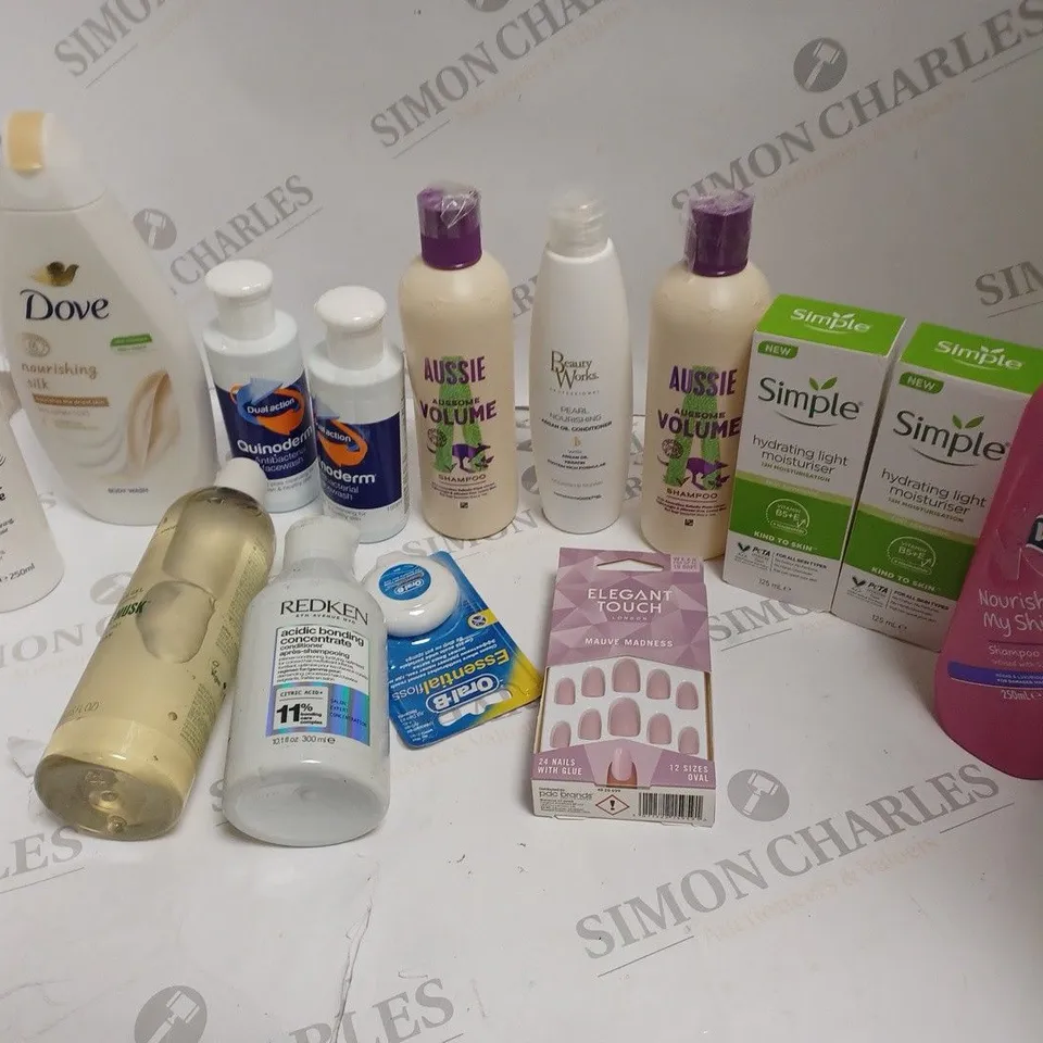 APPROXIMATELY 20 ASSORTED HEALTH AND BEAUTY PRODUCTS INCLUDING SIMPLE, DOVE, AUSSIE
