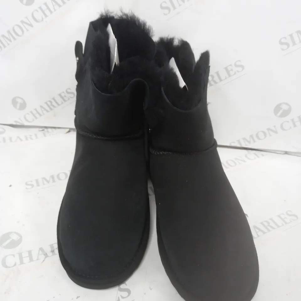 BOXED EMU AUSTRALIA SUMMERLANDS BOOT BLACK SIZE 7