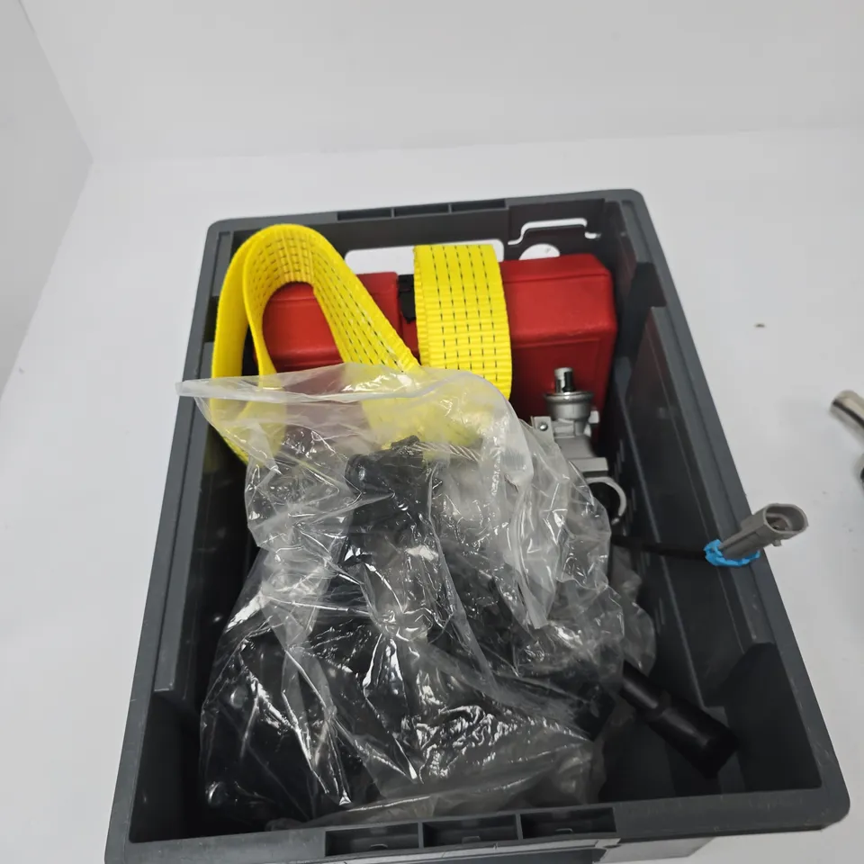 TOTE OF APPROXIMATELY 5 ASSORTED AUTO PARTS TO INCLUDE: EXHAUST