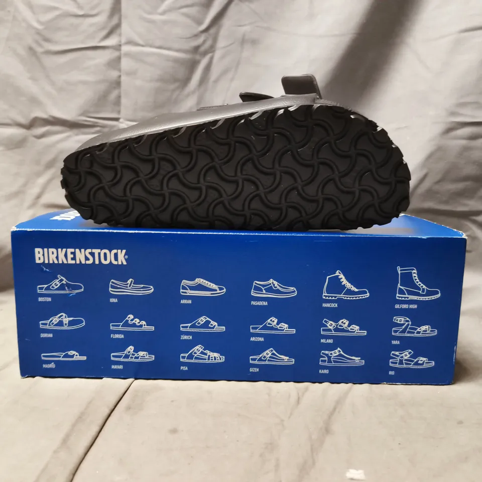 BOXED PAIR OF BIRKENSTOCK ARIZONA EVA SANDALS IN BLACK SIZE UK 2.5