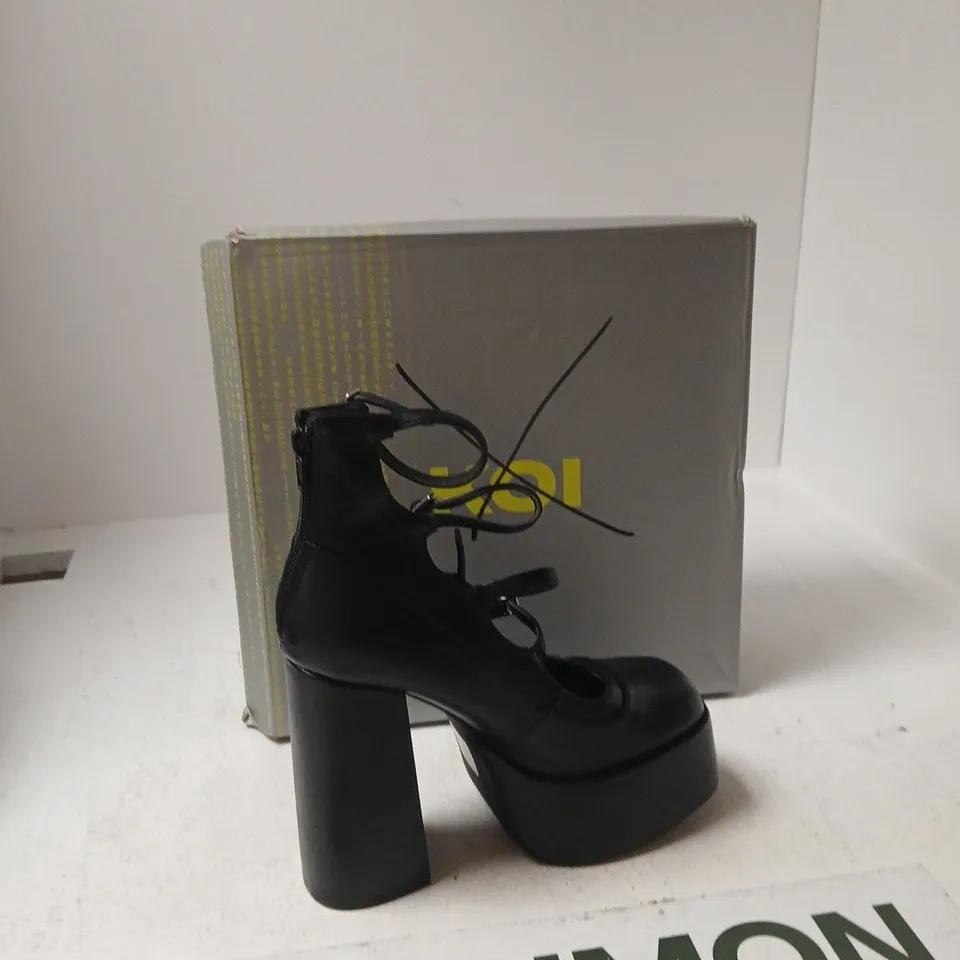 BLACK PLATFORM ANKLE BOOTS WITH STRAPS – WOMEN'S SHOES - UK 6