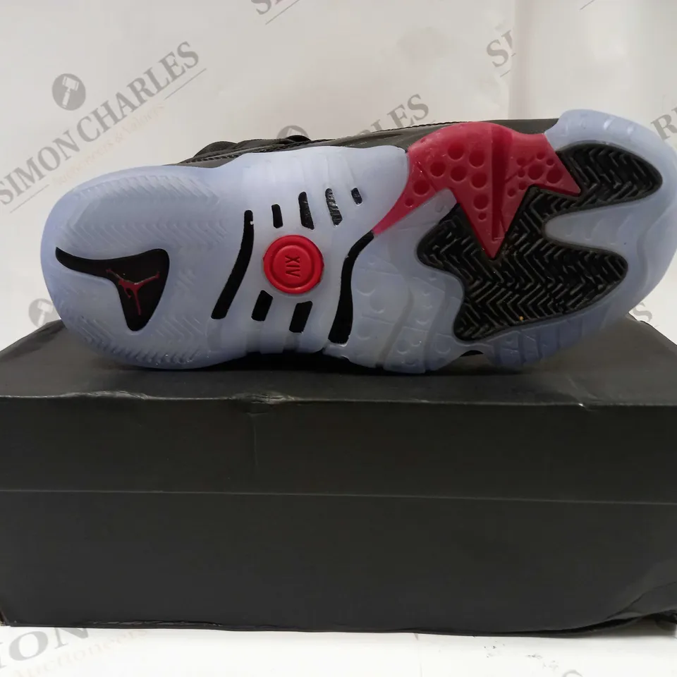 BOXED PAIR OF NIKE DQ8431 JUMPMAN TWO TREY TRAINERS UK SIZE 6