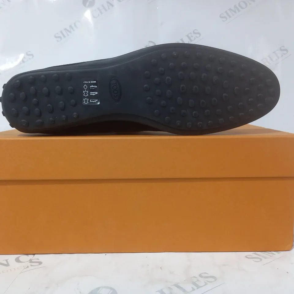 BOXED PAIR OF TODS SUEDE SHOES IN BLACK EU SIZE 41
