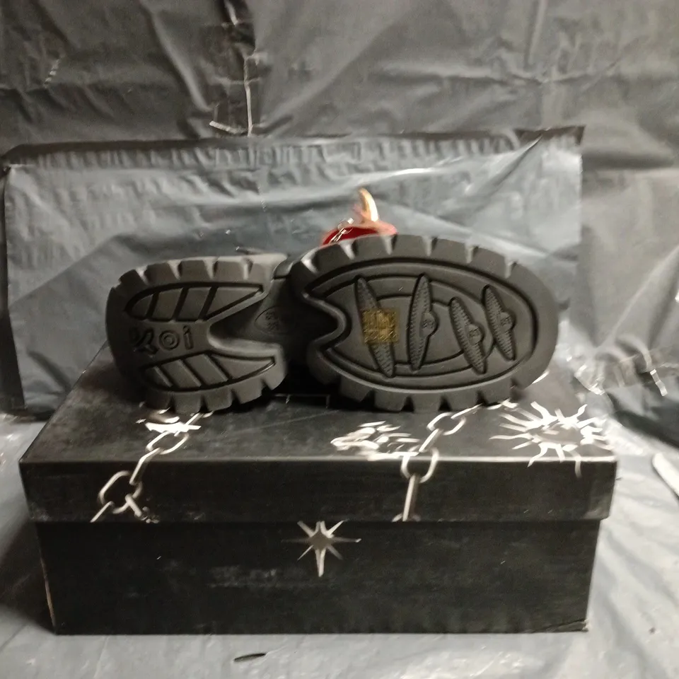 KOI BLACK PLATFORM BOOTS WITH REMOVABLE DEMON MASK HEADS SIZE 8