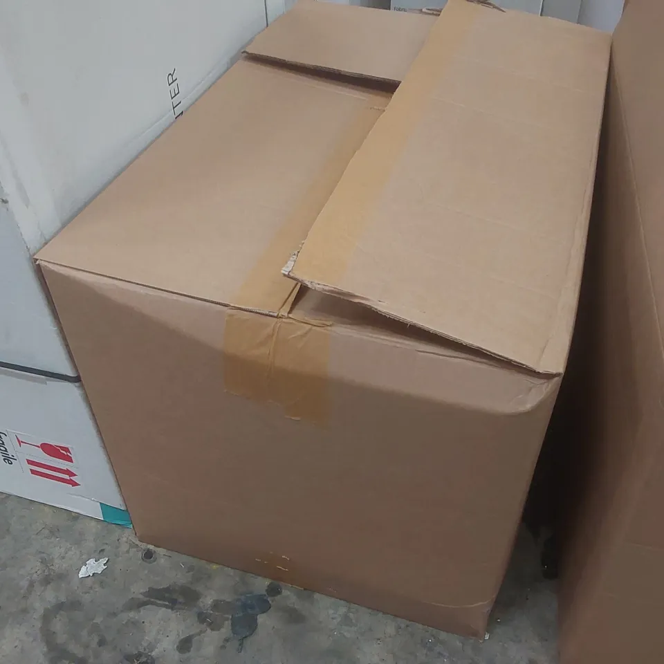 BOX CONTAINING A LARGE QUANTITY OF ASSORTED EASTER PRODUCTS