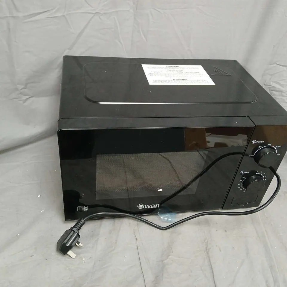 Swan 20L 700W Microwave Oven – Black (Collection Only)