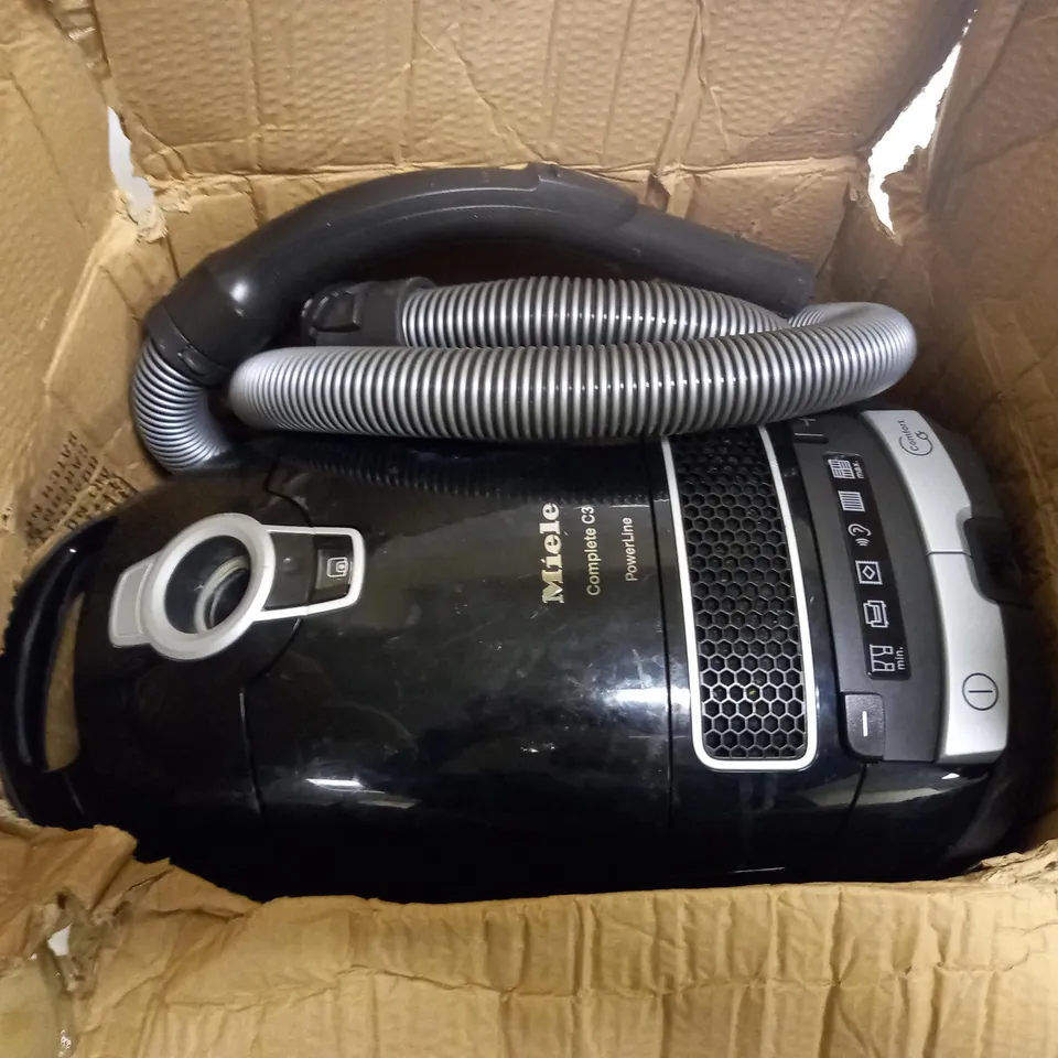 MIELE COMPLETE C3 POWERLINE VACUUM 