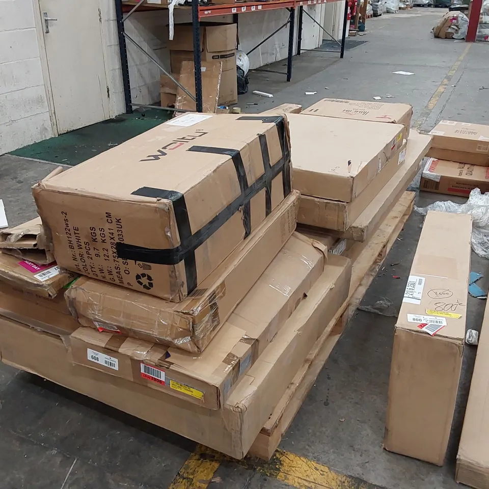 LARGE PALLET OF ASSORTED FURNITURE PARTS AND CONSUMER PRODUCTS 