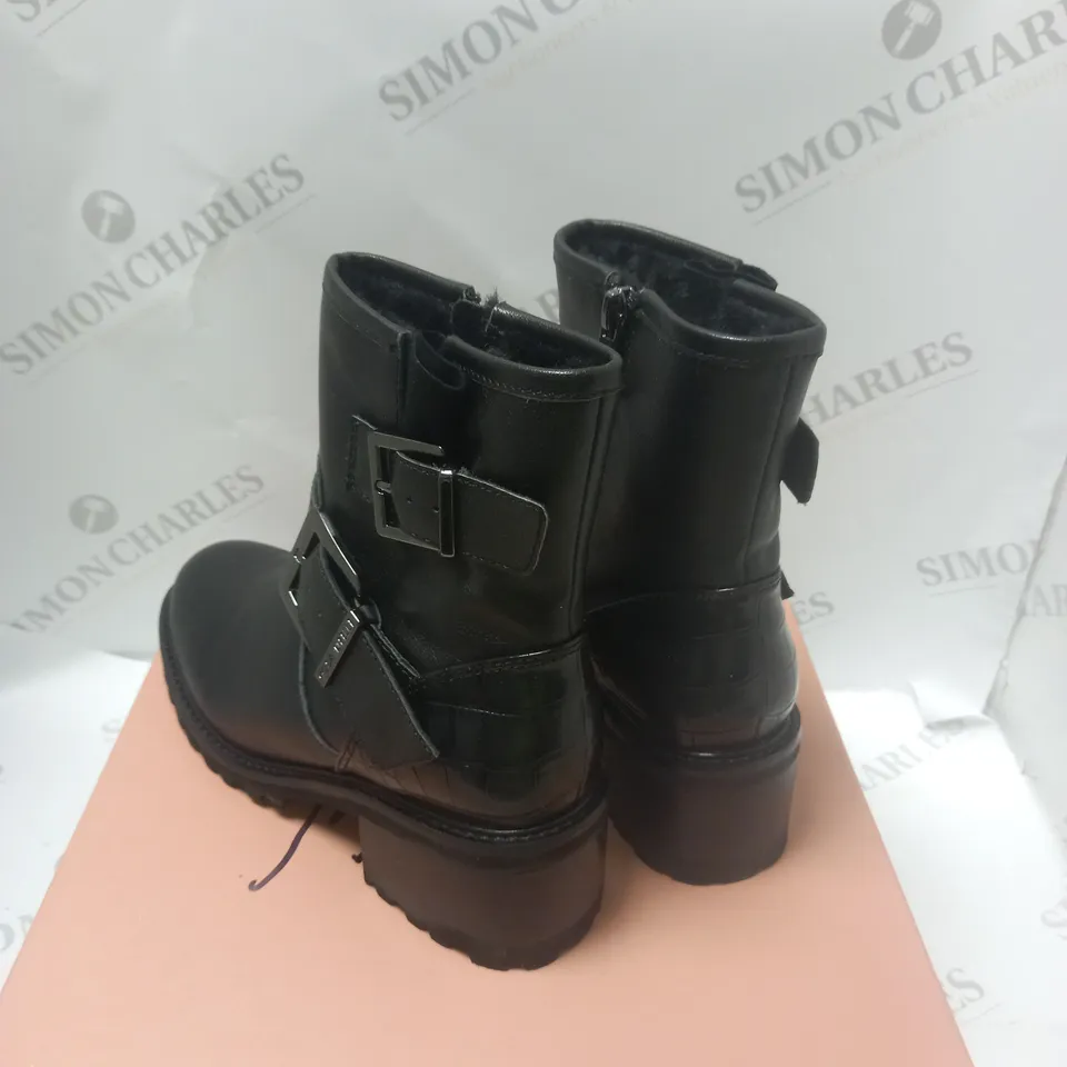 BOXED CORNELIA BLACK LEATHER SHORT BOOT - SIZE 4