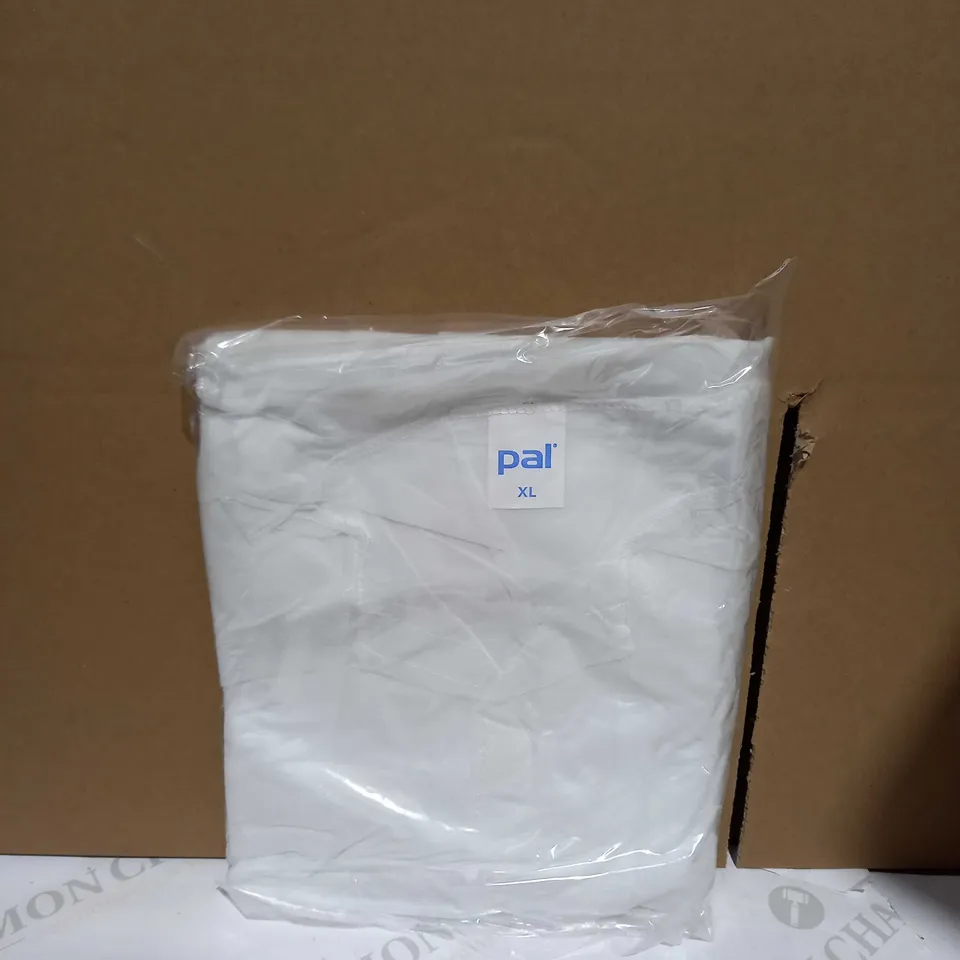 BOX OF APPROXIMATELY 40 BRAND NEW WHITE VELCRO FASTENING ELASTICATED CUFF VISITORS COATS - SIZE XL