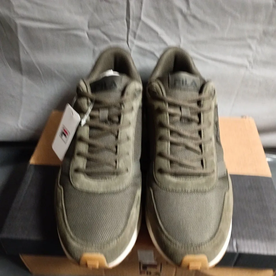 BOXED PAIR OF FILA MEN'S TRAINERS – UK SIZE 11