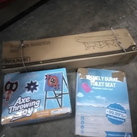 PALLET OF ASSORTED ITEMS TO INCLUDE; AXE THROWING TOY, TOILET SEAT, FOLDING CAMPING COT