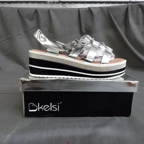 APPROXIMATELY 11 BOXED PAIR OF KELSI SANDALS IN VARIOUS SIZES TO INCLUDE SIZE 6
