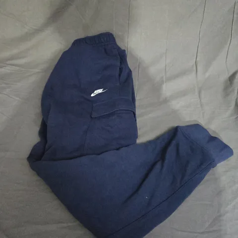 NAVY NIKE PARGE CARGO JOGGERS 