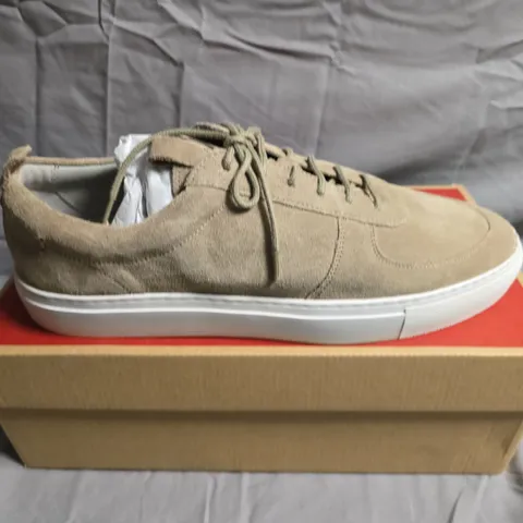 BOXED PAIR OF GREENSON SNEAKER 22- UK SIZE 10