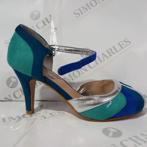 BOXED PAIR OF JOE BROWNS CLOSED TOE SUEDE HEELS IN BLUE MULTI UK SIZE 5