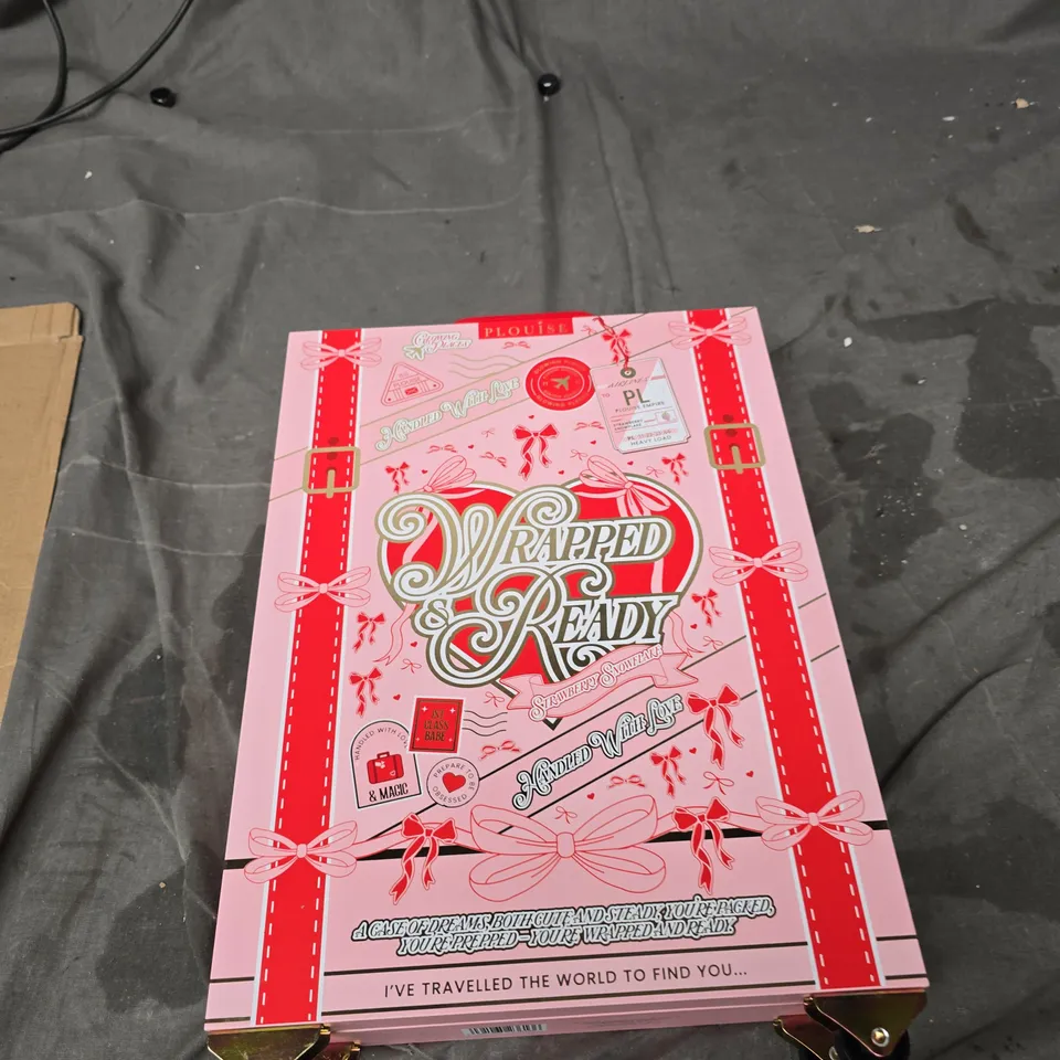 WRAPPED & READY PINK BEAUTY GIFT SET 