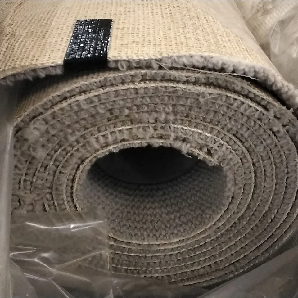 ROLL OF QUALITY SENSATION ORIGINAL CAPE DIAMOND CARPET APPROXIMATELY 5.5M × 4M