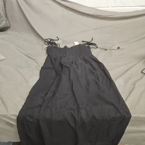 ABERCROMBIE & FITCH BLACK STRAPPY DRESS WITH SMOCKED BODICE – WOMEN'S EXTRA SMALL PETITE TAGGED