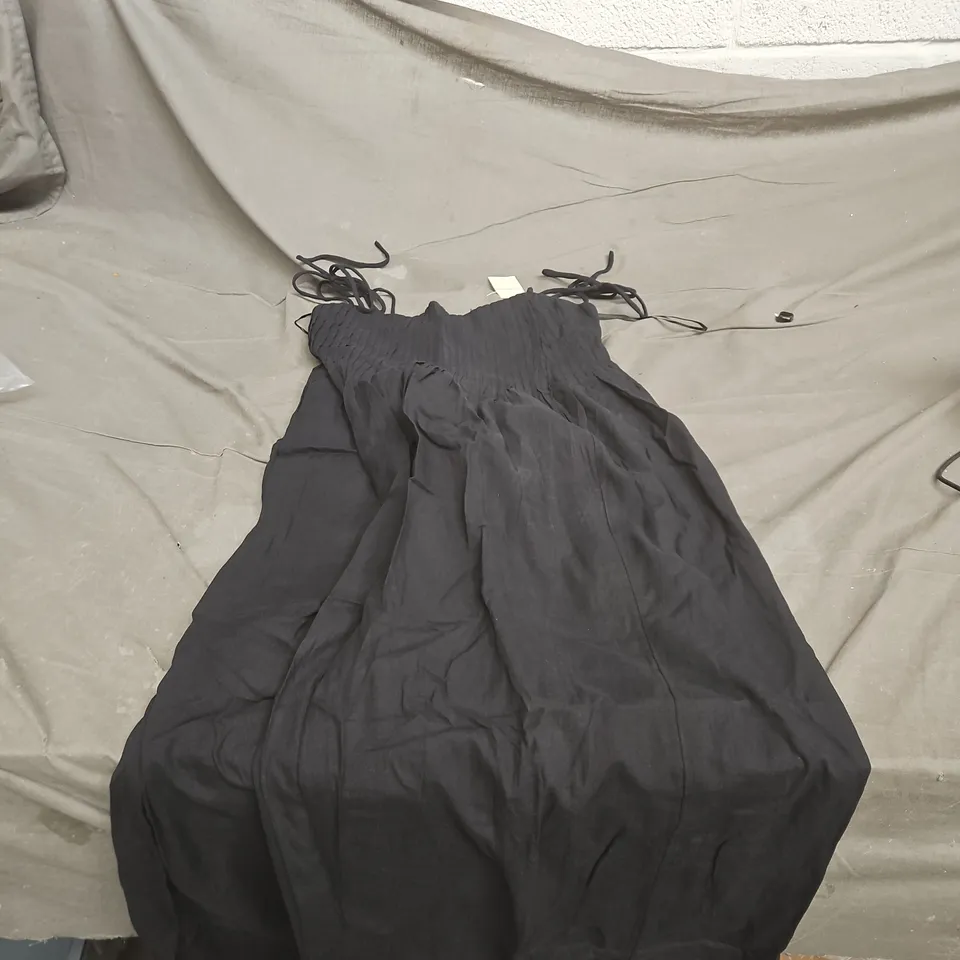 ABERCROMBIE & FITCH BLACK STRAPPY DRESS WITH SMOCKED BODICE – WOMEN'S EXTRA SMALL PETITE TAGGED