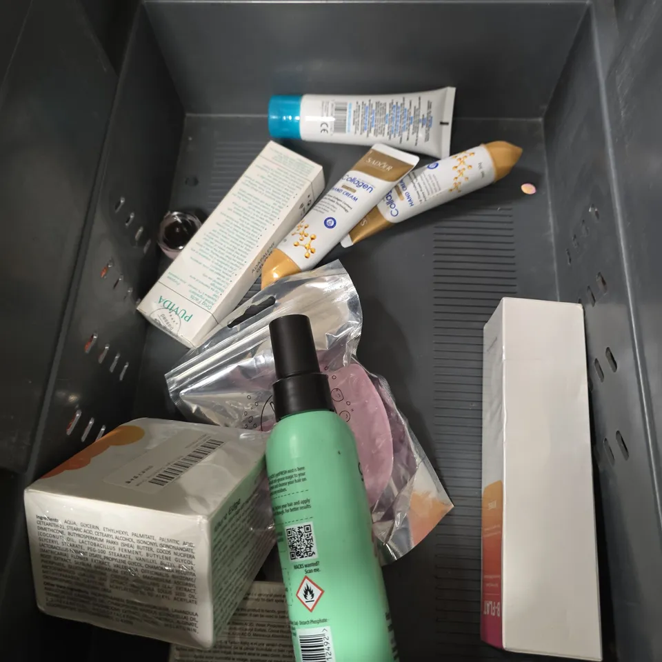 APPROXIMATEY 20 ASSORTED HEALTH AND BEAUTY PRODUCTS TO INCLUDE - LYNX BODY WASH - SALT OF THE EARTH DEODORANT - LISA ELDRIDGE LIPSTICK - ETC