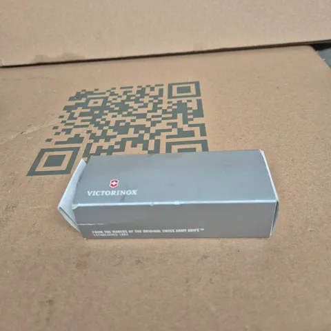 VICTORINOX SWISS CHAMP MULTI-TOOL – BOXED WITH USER GUIDE