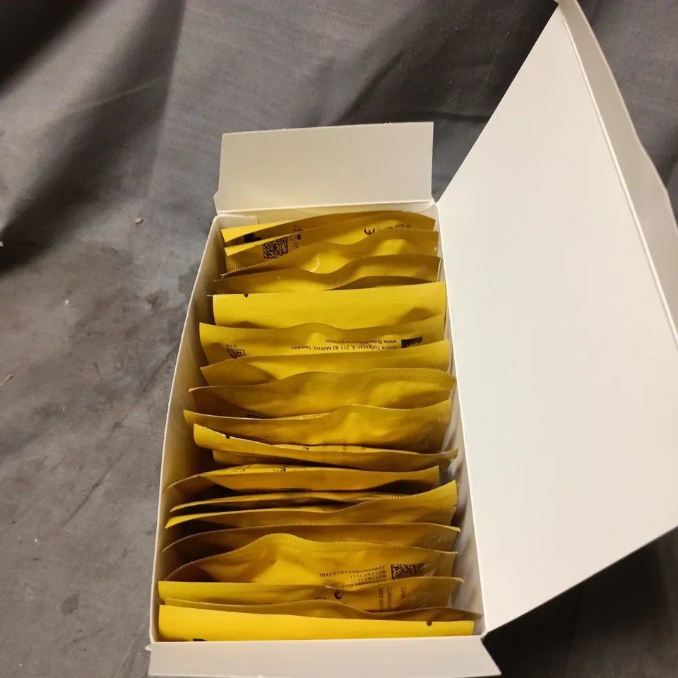 APPROXIMATELY 18 FLOW HEADSET PADS BOXED