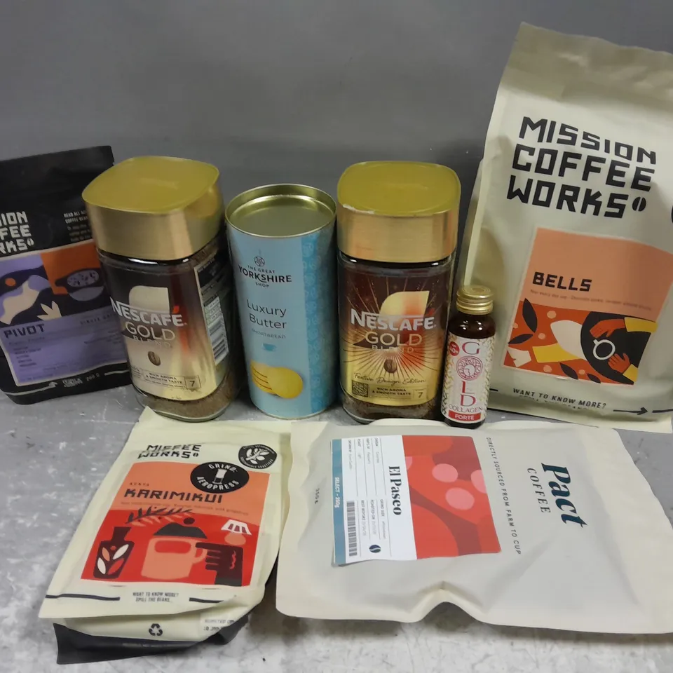 APPROXIMATELY 8 ASSORTED FOOD & DRINK ITEMS TO INCLUDE MISSION COFFEE WORKS BELLS, GOLD COLLAGEN FORTE, LUXURY BUTTER SHORTBREAD, ETC