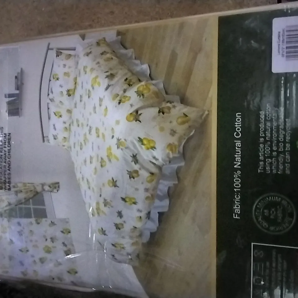 LEMONS CURTAIN PAIR INCLUDING TIE BACKS SIZE: 66 X 72"