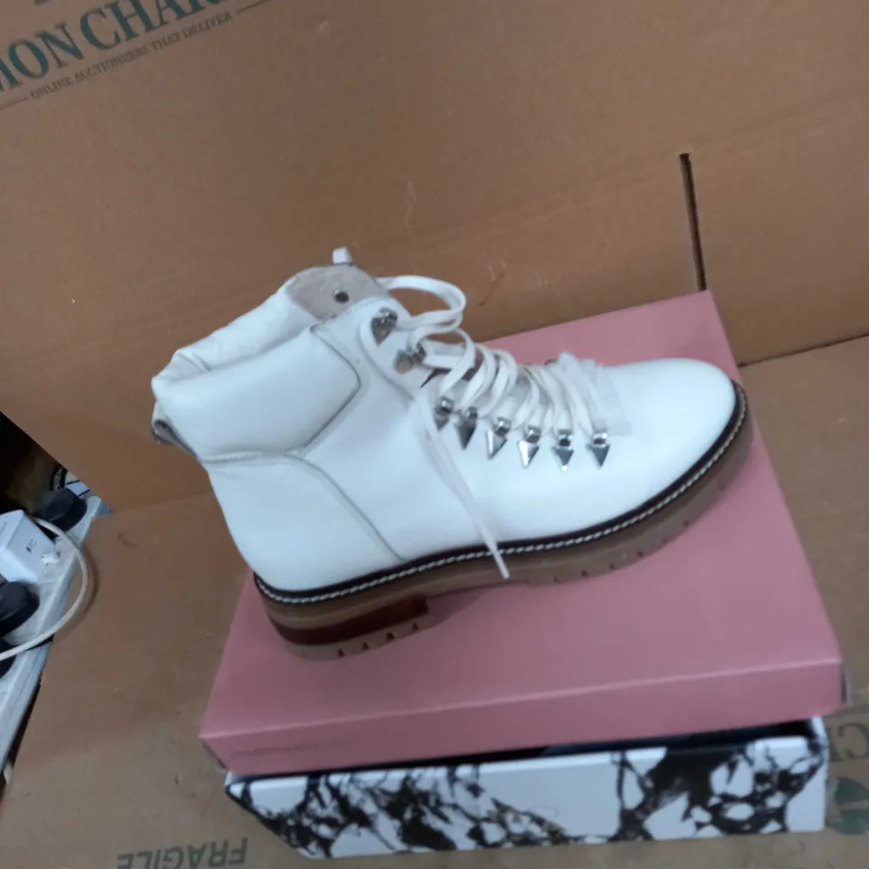 MODA IN PELLE CHIKKARA HIKER BOOTS WHITE LEATHER UK 6