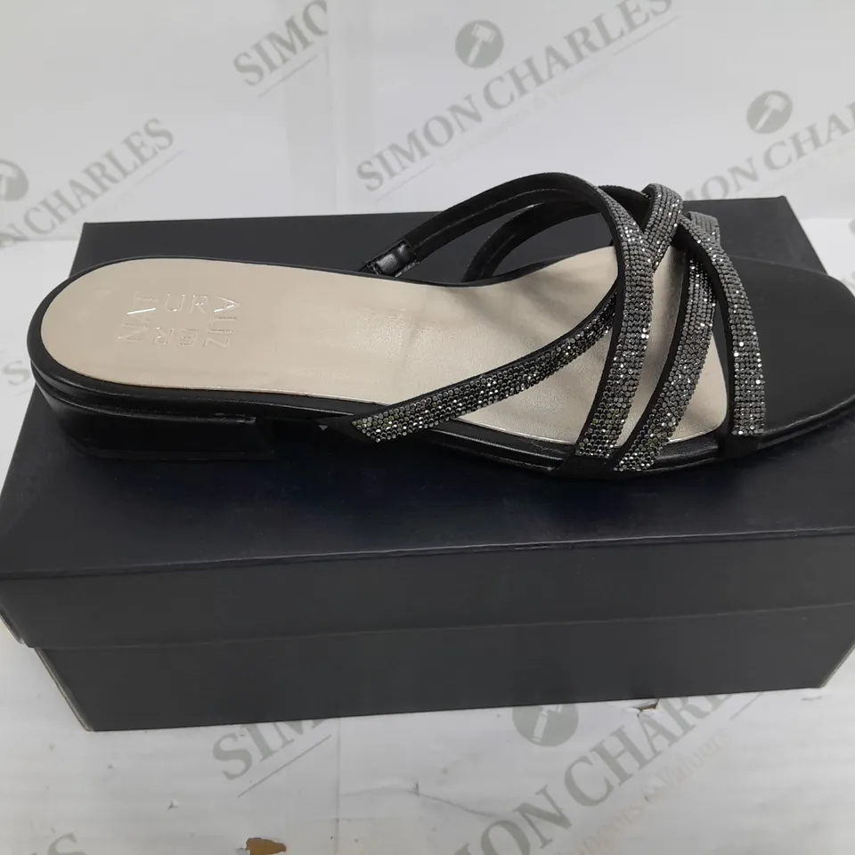 NATURALINERZ BLACK DIAMOND SMALL HEEL SANDLE 