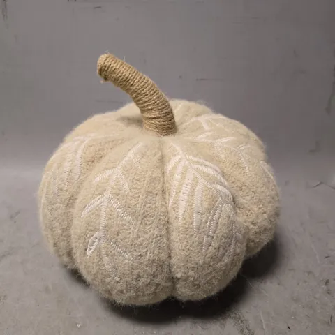 STACEY SOLOMON PUMPKIN IN BEIGE 