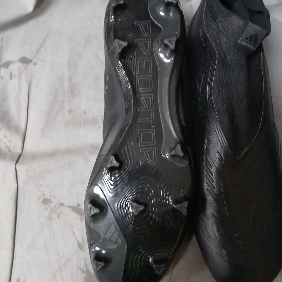 ADIDAS PREDATOR FOOTBALL BOOTS - BLACK, LACELESS, SOCK-COLLAR SIZE 12