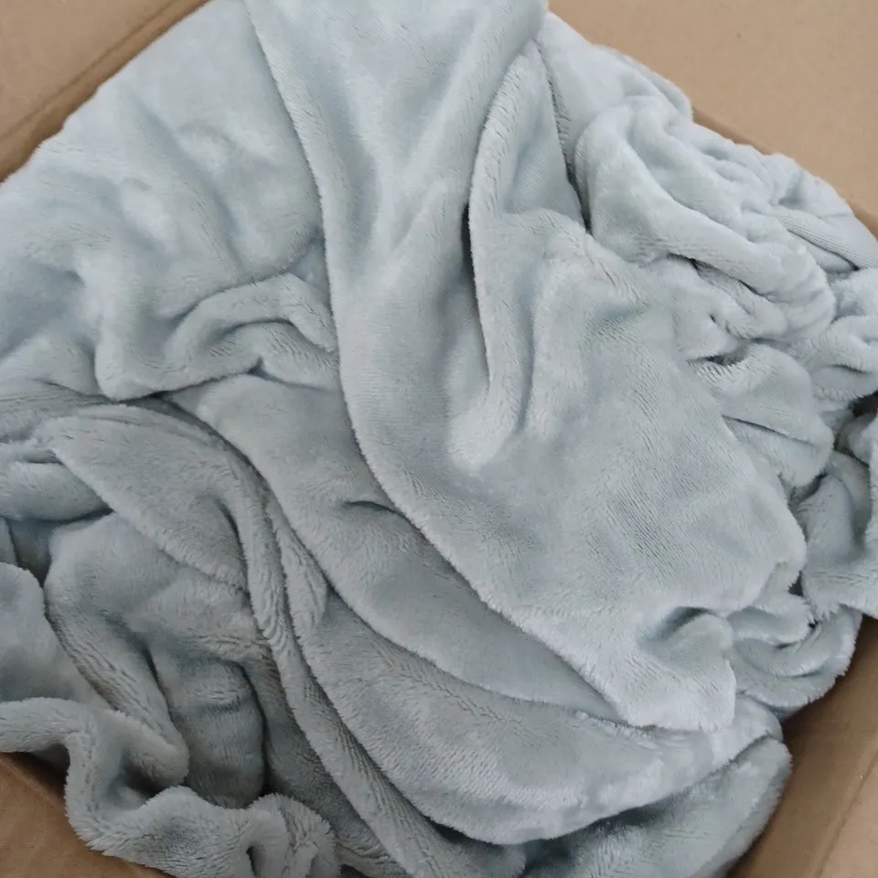 COZEE HOME VELVETSOFT SUPREME THROW - SMOKE GREY