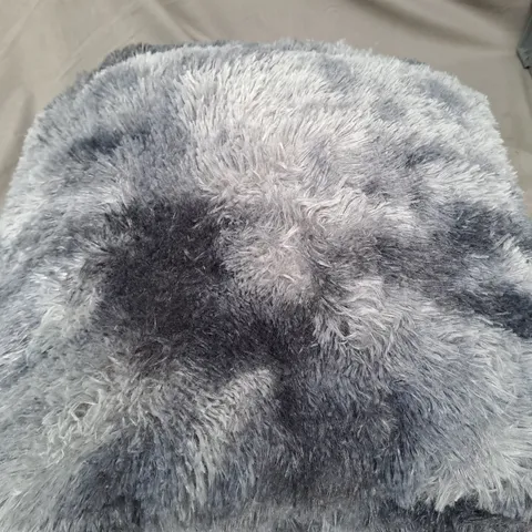 UNBRANDED LARGE FLUFFY RUG - GREY - SIZE UNSPECIFIED
