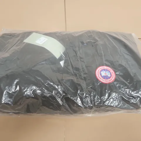 BAGGED CANADA GOOSE JACKET - SIZE M 