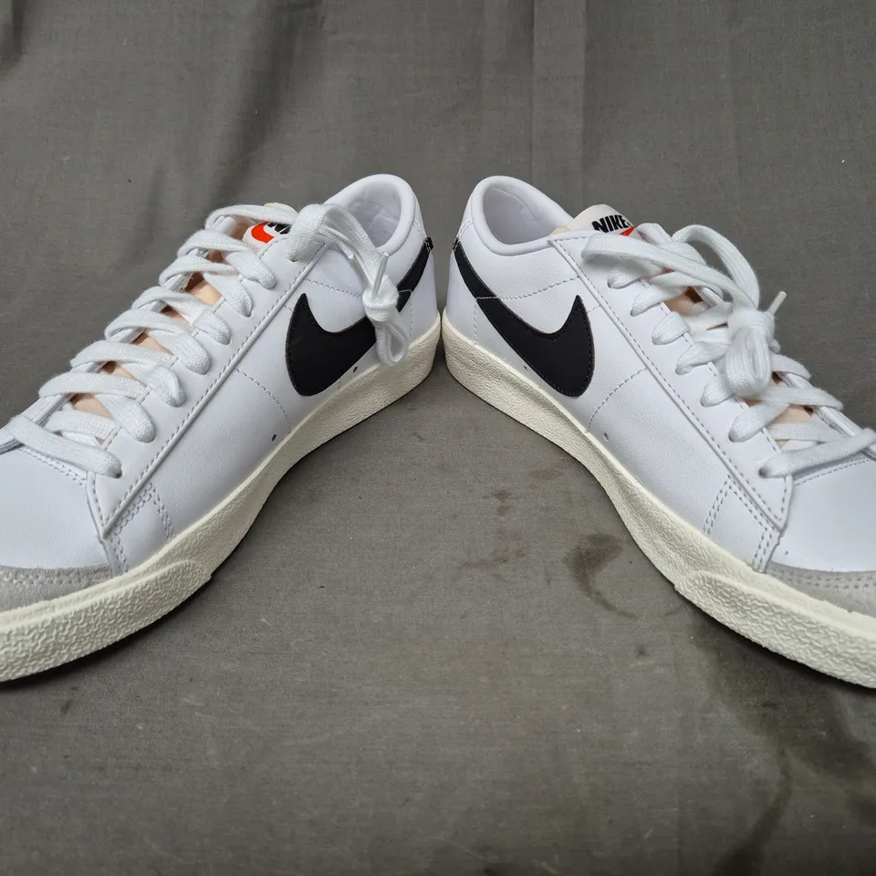 BOXED PAIR OF NIKE BLAZER LOW '77 SHOES IN WHITE UK SIZE 7